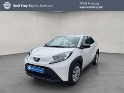Weiß Neu 2025 Toyota Aygo X-play Kleinwagen | 15.990 €