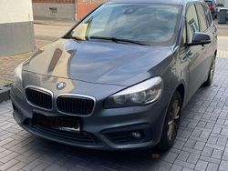 Grau Gebraucht 2018 BMW 218 Gran Tourer Van / Kleinbus | 10.400 € (Fairer Preis)