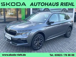 Graphitegrau metallic Neu 2025 Skoda Kamiq Drive SUV | 25.490 € (Guter Preis)