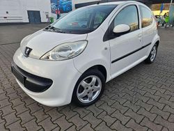 Weiß Gebraucht 2009 Peugeot 107 Filou Kleinwagen | 2.999 € (Fairer Preis)