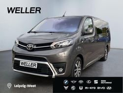 Grau Gebraucht 2023 Toyota Proace Verso Team Kombi | 38.990 € (Fairer Preis)