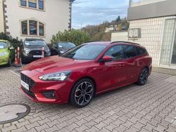 Rot Gebraucht 2021 Ford Focus ST-Line X Kombi | 21.888 € (Etwas zu teuer)