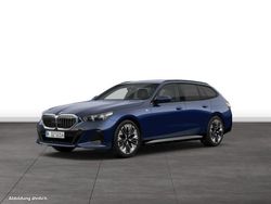 Blau Gebraucht 2025 BMW 520 M Sport Kombi | 65.050 €