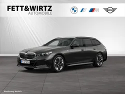 Sophistograu brillanteffekt Gebraucht 2024 BMW 520 M Sport Kombi | 52.399 € (Superpreis)
