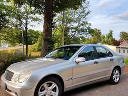 Silber Gebraucht 2002 Mercedes C200 Limousine | 5.800 €