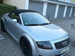 Silber Gebraucht 2000 Audi TT Roadster Comfort Cabrio | 5.800 € (Teuer)