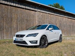Weiß Gebraucht 2015 Seat Leon ST FR Kombi | 12.950 € (Fairer Preis)