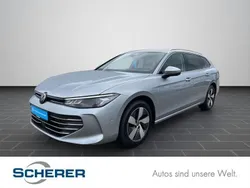 Oyster silver metallic (metallic) Gebraucht 2024 VW Passat Business Kombi | 31.400 € (Guter Preis)