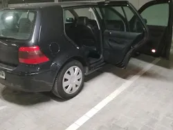 Schwarz Gebraucht 2000 VW Golf IV Limousine | 2.650 €