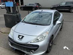 Silber Gebraucht 2007 Peugeot 207 CC Cabrio | 3.100 € (Fairer Preis)