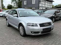 Silber Gebraucht 2004 Audi A3 Ambiente Limousine | 1.999 € (Superpreis)