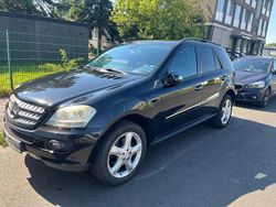 Schwarz Gebraucht 2008 Mercedes ML320 SUV | 11.500 € (Etwas zu teuer)