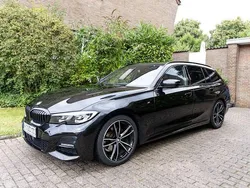 Schwarz Gebraucht 2020 BMW 320 M Sport Kombi | 28.990 € (Guter Preis)