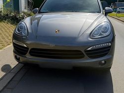 Grau Gebraucht 2012 Porsche Cayenne SUV | 23.900 € (Fairer Preis)