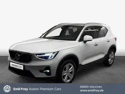 Weiß Gebraucht 2024 Volvo XC40 Core SUV | 34.890 € (Guter Preis)