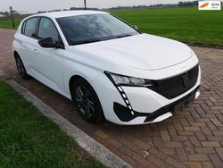 Weiß Gebraucht 2022 Peugeot 308 Active Limousine | 15.245 € (Fairer Preis)