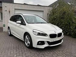 Weiß Gebraucht 2016 BMW 220 Gran Tourer Van / Kleinbus | 16.500 € (Fairer Preis)
