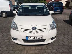 Weiß Gebraucht 2012 Toyota Verso Travel Van / Kleinbus | 5.400 € (Superpreis)