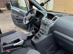 Grau Gebraucht 2009 Opel Zafira Selection Van / Kleinbus | 2.450 € (Guter Preis)