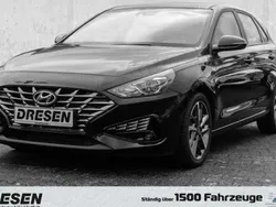 Schwarz Gebraucht 2023 Hyundai i30 Trend Limousine | 18.990 € (Fairer Preis)
