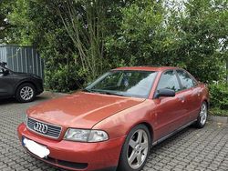Orange Gebraucht 1996 Audi A4 Limousine | 500 € (Superpreis)