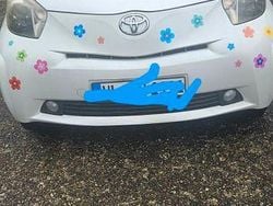 Braun Gebraucht 2009 Toyota iQ Kleinwagen | 1.300 € (Fairer Preis)