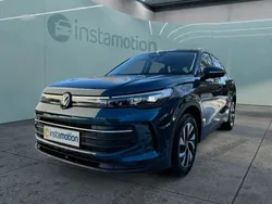 Blau Gebraucht 2024 VW Tiguan Life SUV | 35.900 € (Etwas zu teuer)