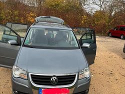 Grau Gebraucht 2007 VW Touran Van / Kleinbus | 3.500 € (Fairer Preis)