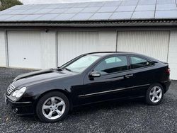 Schwarz Gebraucht 2006 Mercedes C160 Coupé | 3.700 € (Teuer)