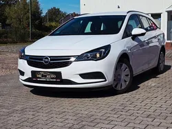 Weiß Gebraucht 2018 Opel Astra Business Kombi | 8.399 € (Teuer)