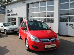Rot Gebraucht 2010 Opel Zafira Innovation Van / Kleinbus | 6.000 € (Teuer)