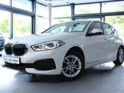 Weiß Gebraucht 2022 BMW 116 Comfort Edition Kleinwagen | 18.680 € (Fairer Preis)