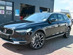 Onyx black / metallic Gebraucht 2024 Volvo V90 CC Plus Kombi | 67.490 €