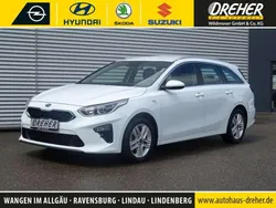 Cararraweiss Gebraucht 2021 Kia Ceed Vision Kombi | 21.990 € (Fairer Preis)