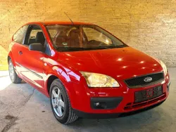 Rot Gebraucht 2005 Ford Focus Kleinwagen | 3.600 € (Teuer)