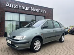 Grün Gebraucht 1998 Renault Mégane Van / Kleinbus | 3.990 € (Etwas zu teuer)