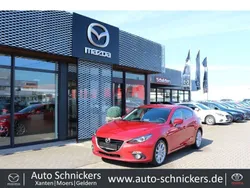 Rot Gebraucht 2015 Mazda 3 Inclusive Limousine | 14.490 € (Etwas zu teuer)