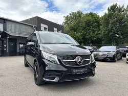 Schwarz Gebraucht 2022 Mercedes V300 AMG line Van / Kleinbus | 53.880 € (Fairer Preis)