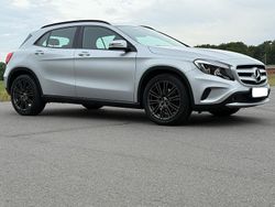 Grau Gebraucht 2014 Mercedes GLA200 Edition 1 SUV | 14.950 € (Guter Preis)