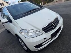 Weiß Gebraucht 2010 Mercedes A180 Limousine | 3.990 € (Fairer Preis)