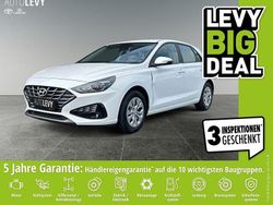 Polar white / sol Gebraucht 2022 Hyundai i30 Pure Limousine | 14.444 € (Guter Preis)