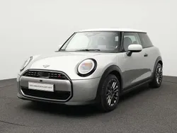 Grau Gebraucht 2024 Mini Cooper S Classic Kleinwagen | 26.588 € (Guter Preis)