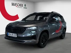 Grau Gebraucht 2024 Skoda Karoq SportLine SUV | 37.990 € (Fairer Preis)