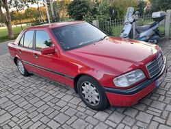 Rot Gebraucht 1996 Mercedes C180 Limousine | 1.100 € (Guter Preis)