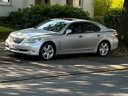 Silber Gebraucht 2007 Lexus LS460 Limousine | 18.000 €