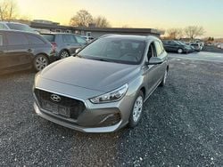 Grau Gebraucht 2019 Hyundai i30 Trend Limousine | 6.200 € (Superpreis)