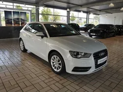 Weiß Gebraucht 2014 Audi A3 Attraction Kleinwagen | 11.980 € (Fairer Preis)