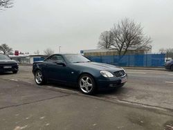 Grün (metallic) Gebraucht 1999 Mercedes SLK230 AMG Cabrio | 4.950 € (Fairer Preis)