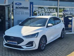 Frostweiß Gebraucht 2023 Ford Focus ST-Line Limousine | 24.490 € (Fairer Preis)