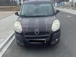 Rot Gebraucht 2011 Fiat Doblò Emotion Van / Kleinbus | 6.500 € (Teuer)